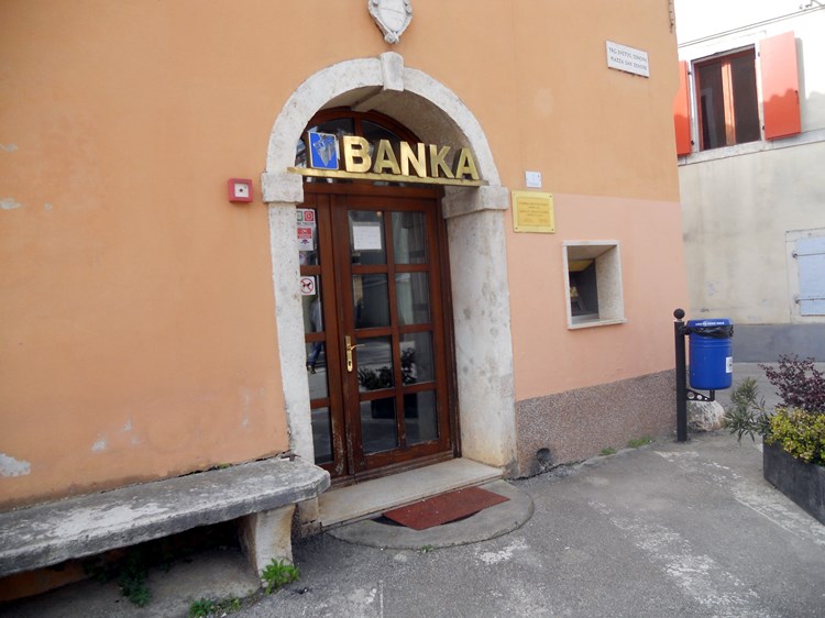 Poslovnica Istarske kreditne banke Umag u Brtonigli (Mateo SARDELIN)