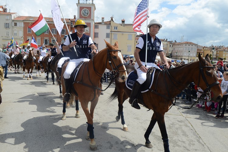 Parada argentinskih konja i polo jahača (D. ŠTIFANIĆ)