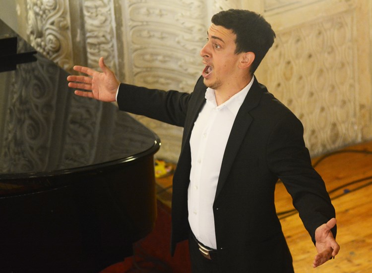 Ovacijama je ispraćen tenor Tomislav Božičević, student prve godine solo pjevanja