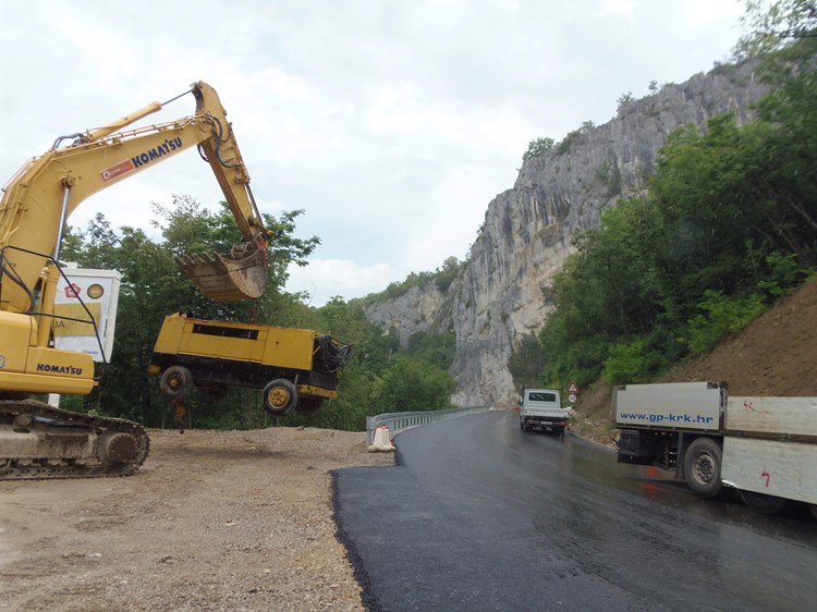 Obnova  ceste uz samu državnu granicu  (G. ČALIĆ ŠVERKO)