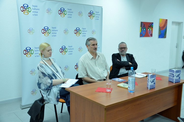 Ana Sofremović, Zoran Hamović i autor knjige Velimir Ćurgus Kazimir u Puli