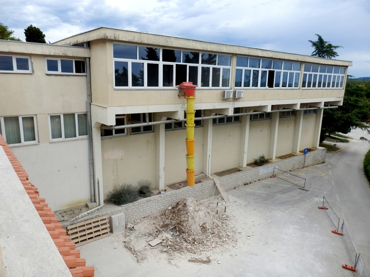 Srednja škola u Bujama - u obnovu uloženo oko 3,150 milijuna kuna (Luka JELAVIĆ)