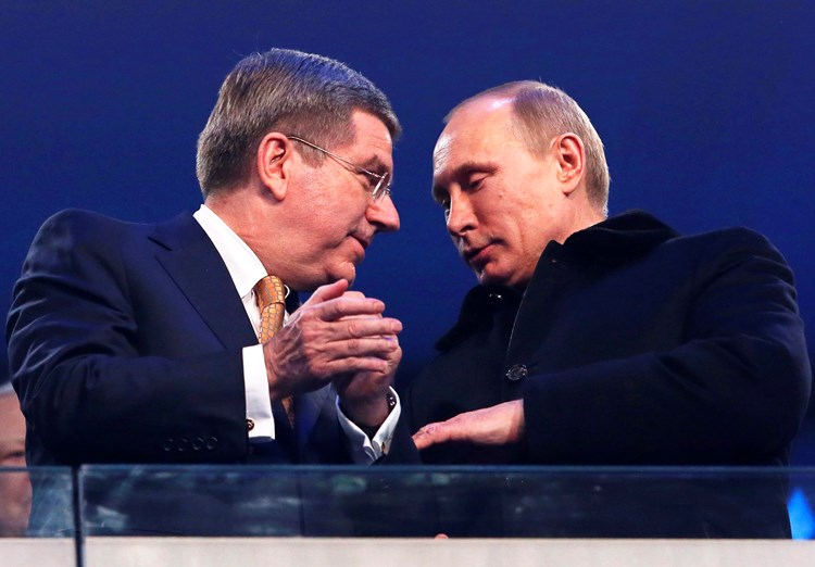 Thomas Bach i Vladimir Putin (EPA)