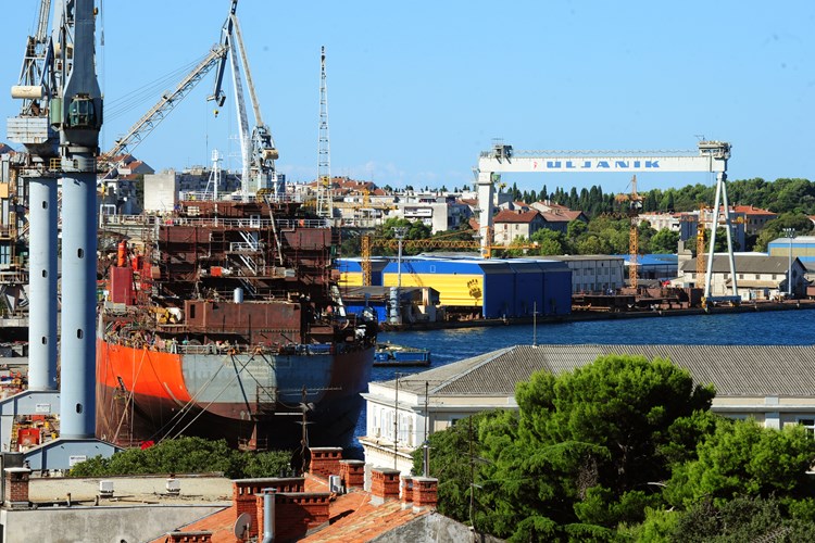 Uljanik Brodogradilište ima 1.596 zaposlenih, Arenaturist 652, a Uljanik d.d. 448 zaposlenih (M. MIJOŠEK)