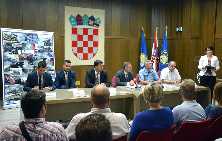 Predstavnici Bina Istre, policije i autoškola u Istri (Neven LAZAREVIĆ)