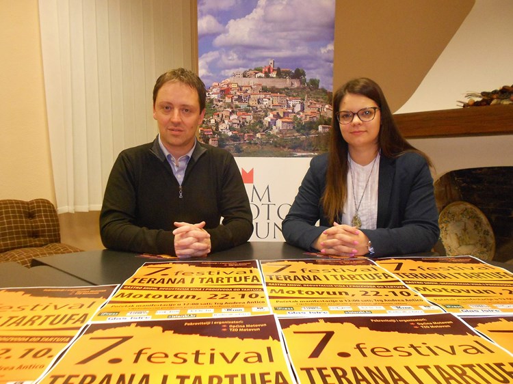 Tomislav Pahović i Iva Jeletić Prodan najavili su subotnji Festival terana i tartufa u Motovunu (Davor ŠIŠOVIĆ)