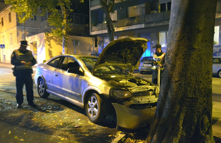 Prometna nesreća u Radićevoj ulici u Puli (N. LAZAREVIĆ)