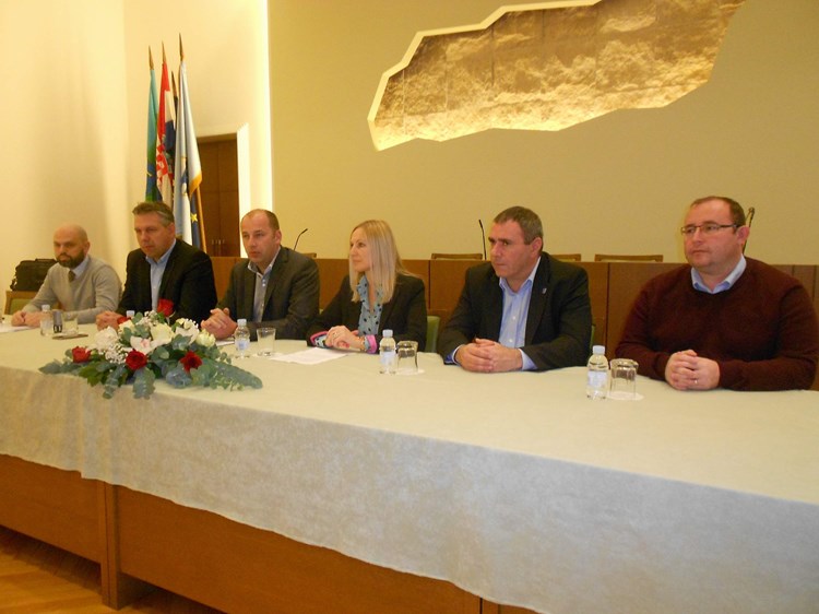 Zoran Sloković, Siniša Žulić, Ranato Krulčić, Nada Prodan Mraković, Sando Jurman i Dalibor Macan (M. RIMANIĆ) 