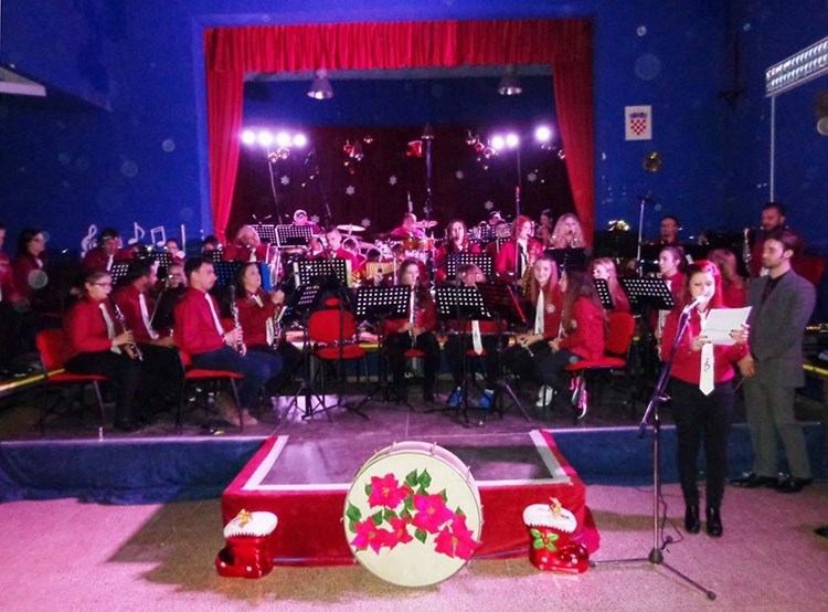 Božićni koncert u Vižinadi (Slavko LEDIĆ)