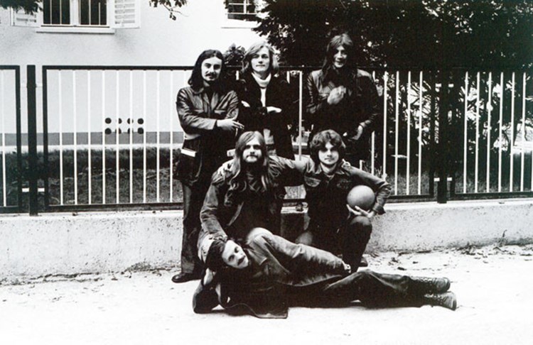 Šestorice autora - Mladen Stilinović, Željko Jerman, Sven Stilinović, Boris Demur, Vlado Martek i Fedor Vučemilović