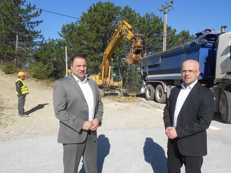 Daniel Maurović i Emil Daus na gradilištu kanalizacije na području Grimalde (M. RIMANIĆ)