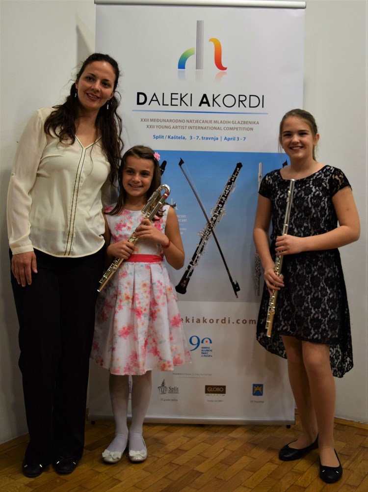 Nagrađene mlade porečke flautistice s učiteljicom