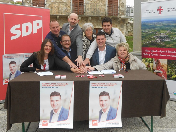Kandidati SDP Vižinade za lokalne izbore s Marinom Baldinijem, kandidatom za župana (M. RIMANIĆ)